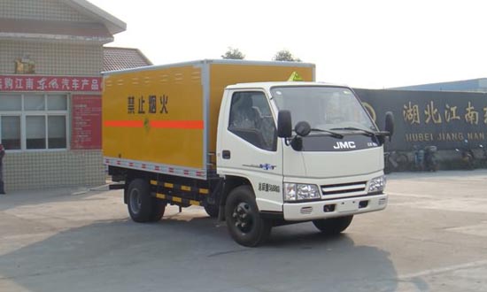 江鈴凱運(yùn)3.2噸爆破器材運(yùn)輸車(chē)